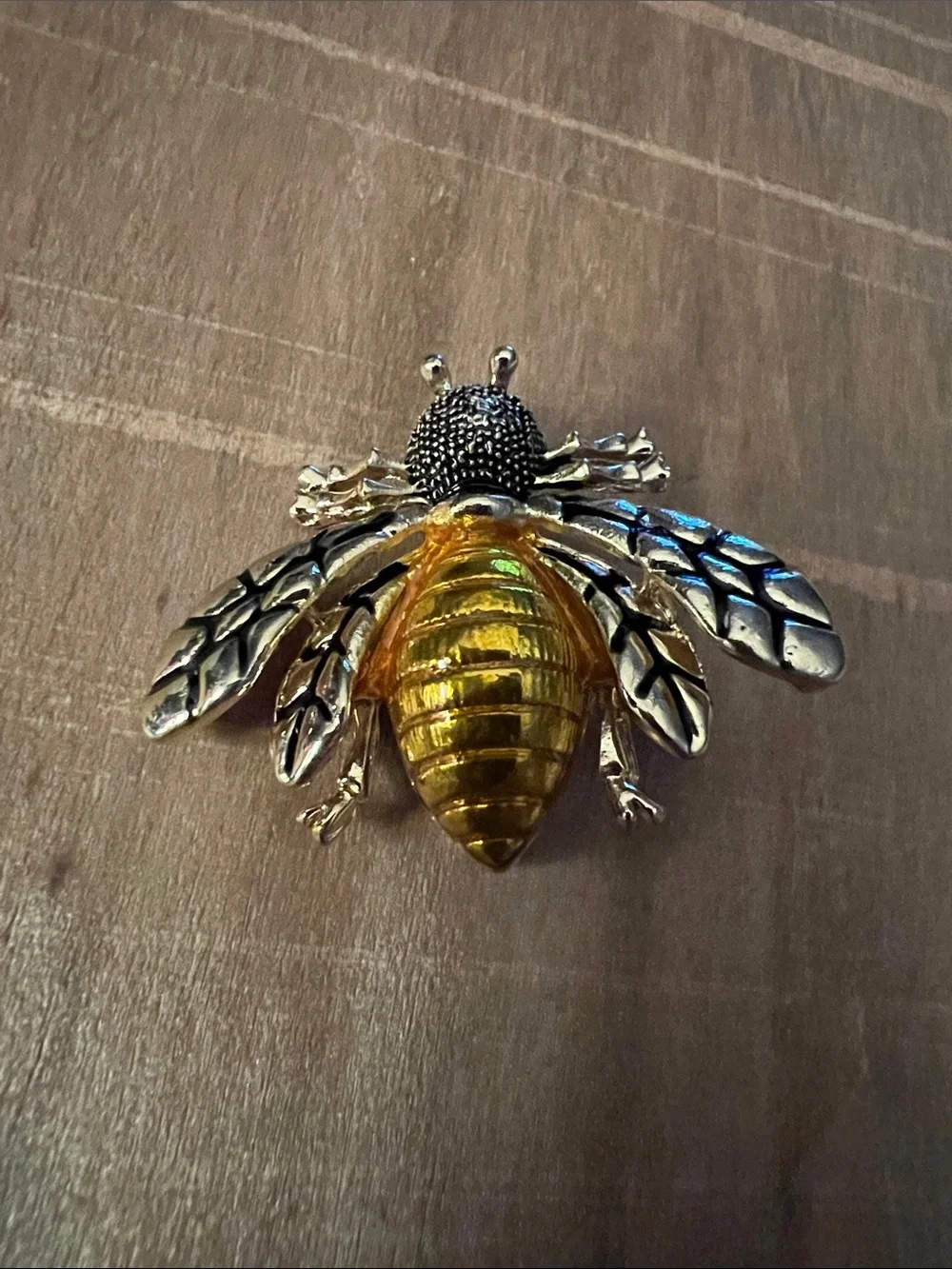 3/$18 Gold-Toned Bee Pin with Amber Faceted Body Lot 6044
